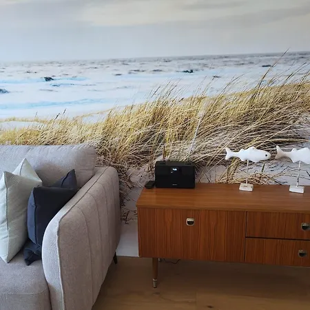 Skytower One - 14th Floor - Splendid Harbour & Sea View Apartamento