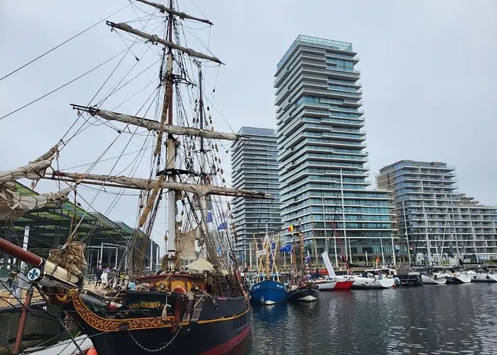 Skytower One - 14th Floor - Splendid Harbour & Sea View *